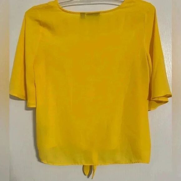 Women's Apt. 9® Button-Front Knot-Hem Top | Size Small | Yellow - Picture 5 of 5